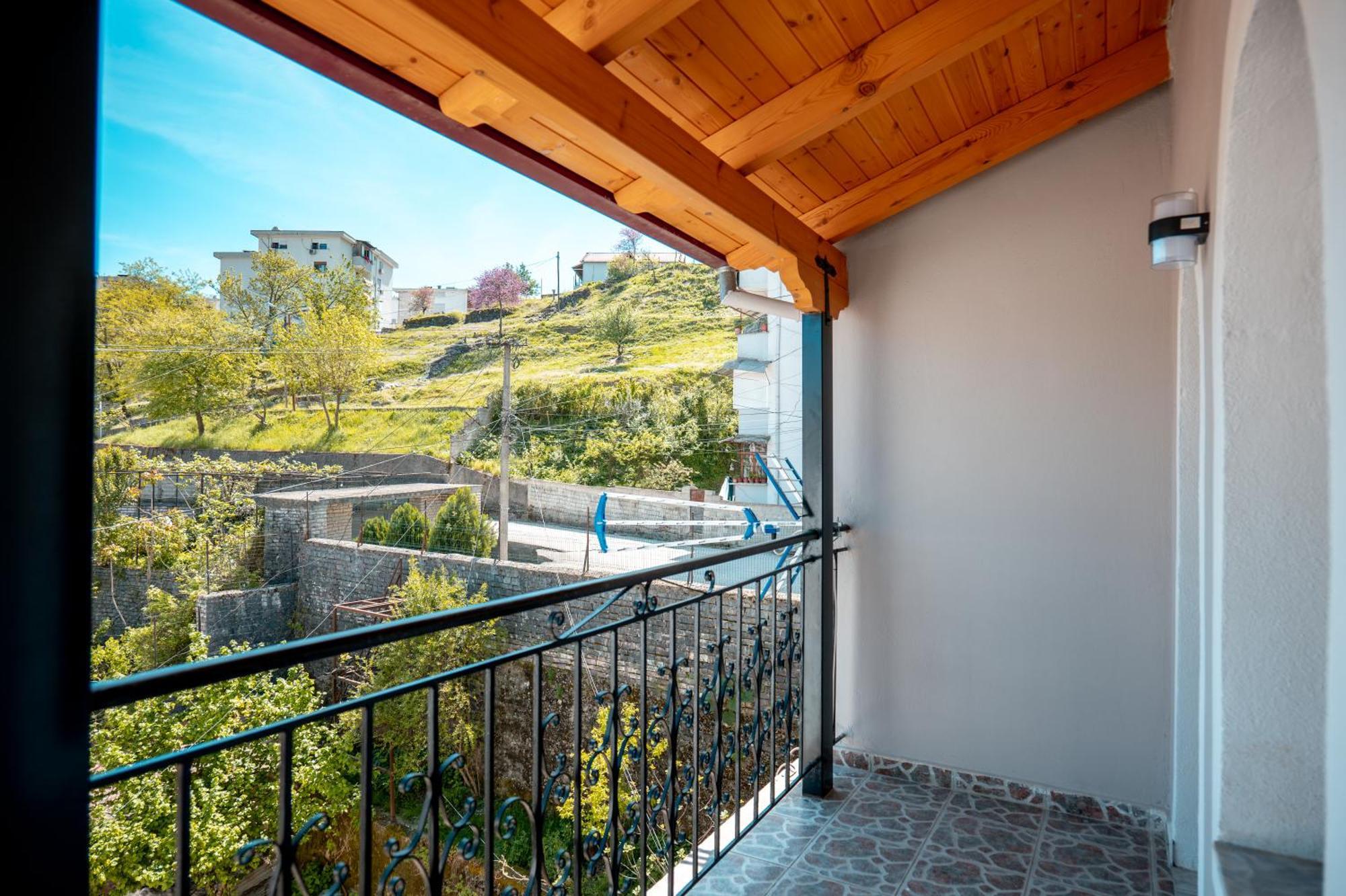 Fabio Guest House Gjirokastër Extérieur photo